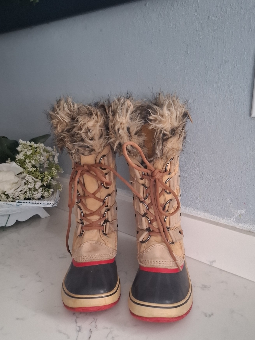 Sorel Waterproof Women's   Winter Lace-Up Boots with Faux Fur Collar - Picture 2 of 8